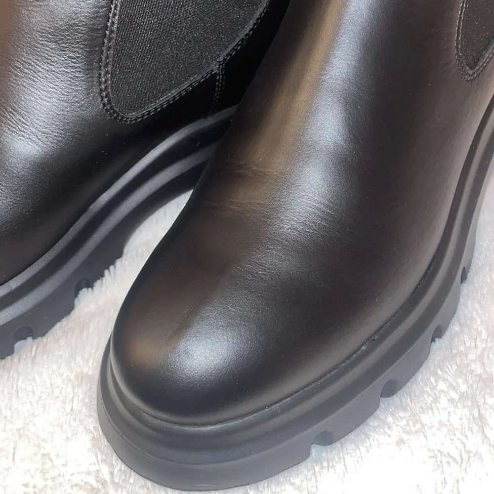 VOILE BLANCHE TWILLY CHELSEA
Leather Boots in Black - Picture 9 of 16